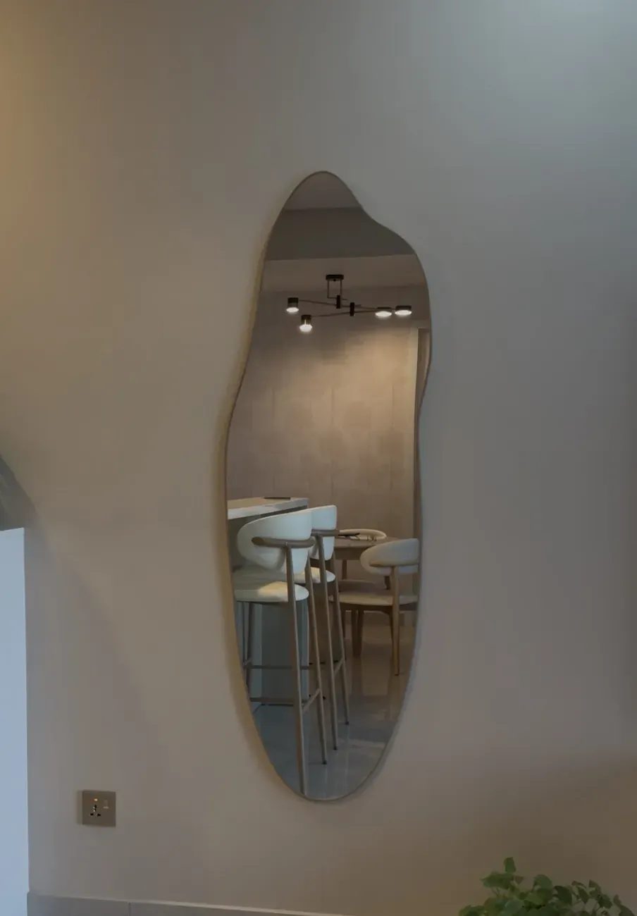 Architectural glass feature in a luxury space